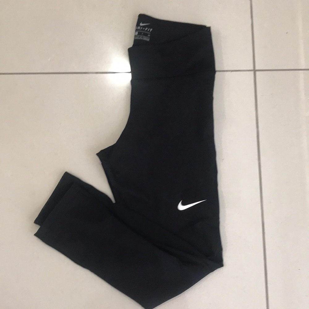 NWOT - Nike Dri-fit capris